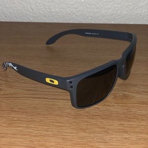 Oakley Don’t Tread On Me Black Iridium Sunglasses